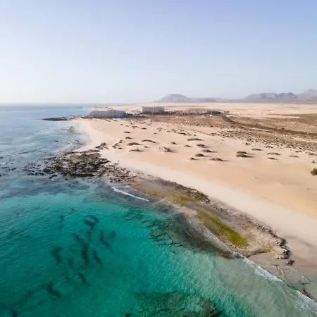 Claro فندق مبيت وإفطار *